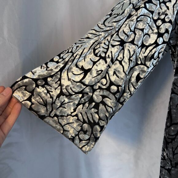 Chicos Easywear Silver Velvet Open Front Cardigan Dressy Cocktail Size 2-12/14 - Picture 7 of 11